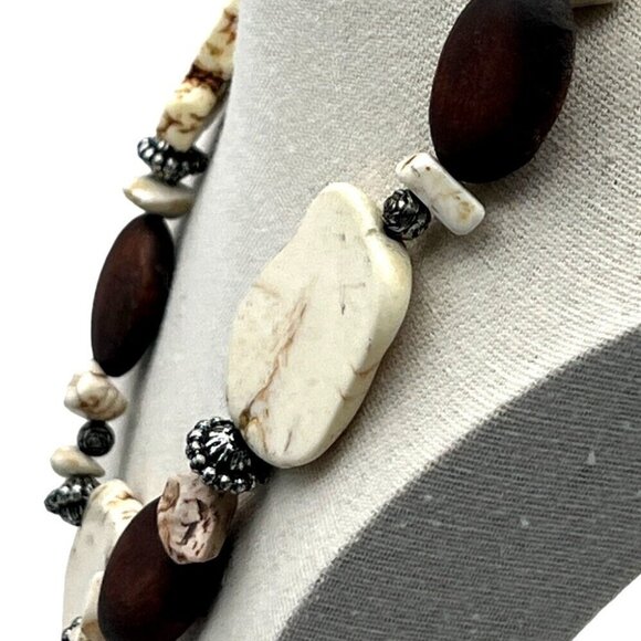 Chunky Boho Necklace With Howlite & Wooden Beads Adjustable Chain Closure - Picture 4 of 6